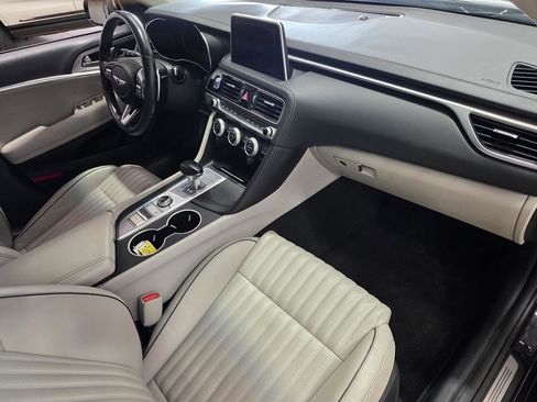 Used 2021 Genesis G70 3.3T RWD image 20