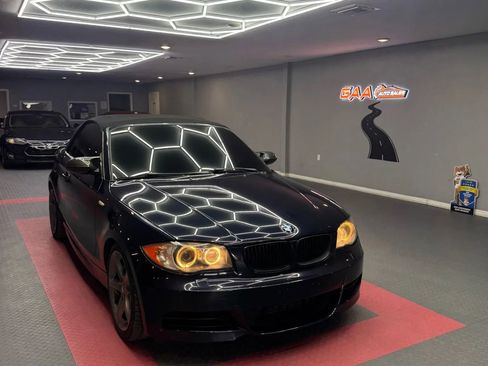 Used 2008 BMW 135i Convertible image 23