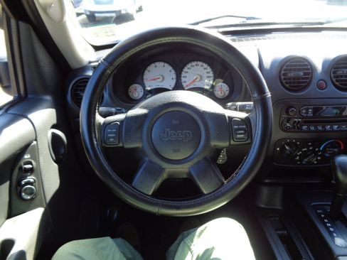Used 2003 Jeep Liberty Sport image 18