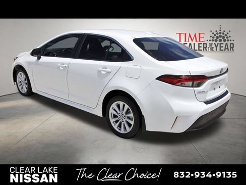 Used 2024 Toyota Corolla XLE FWD image 5
