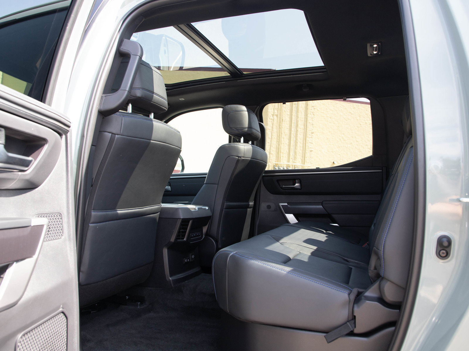 Used 2025 Toyota Tundra Platinum AWD/4WD image 18
