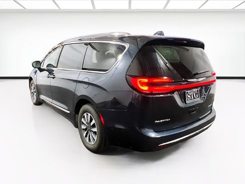 Used 2021 Chrysler Pacifica Limited w/ Premium & Safety Sphere Group FWD image 6