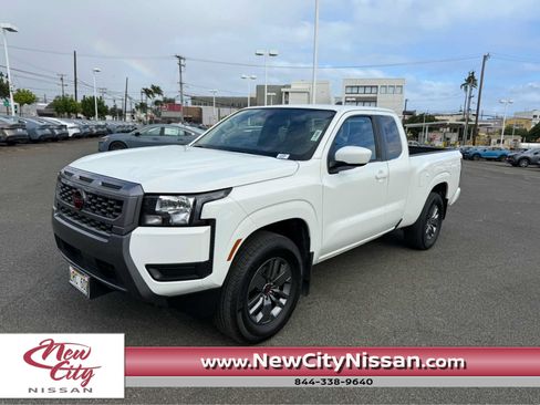 Used 2025 Nissan Frontier SV RWD image 1
