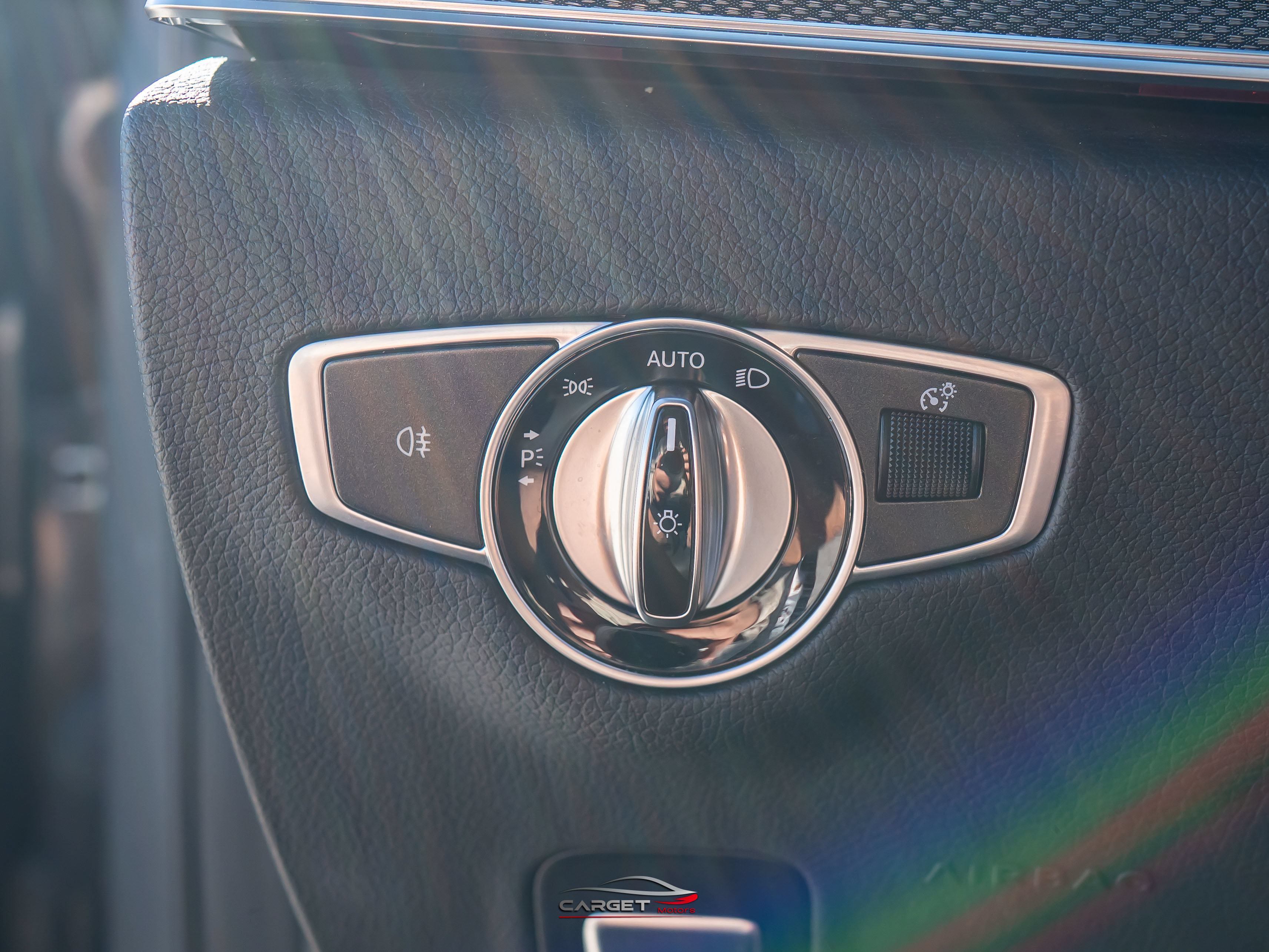 Used 2018 Mercedes-Benz E 43 AMG 4MATIC Sedan w/ Premium 3 Package image 39