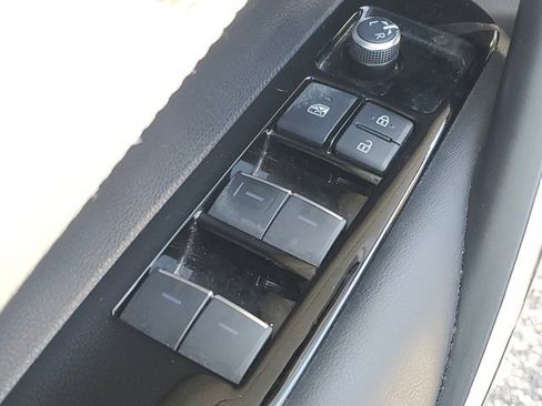 Used 2019 Toyota Corolla XSE image 18