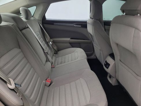 Used 2019 Ford Fusion SE FWD image 19