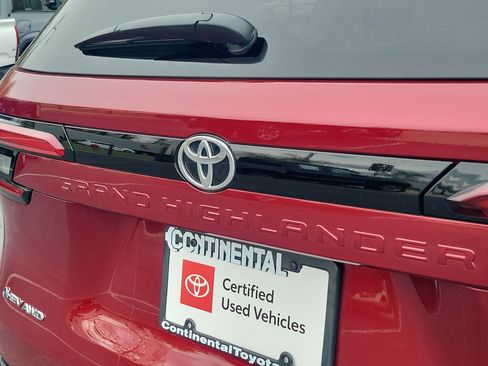 Certified 2026 Toyota Grand Highlander AWD Hybrid image 7
