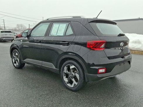 Certified 2023 Hyundai Venue SEL image 7