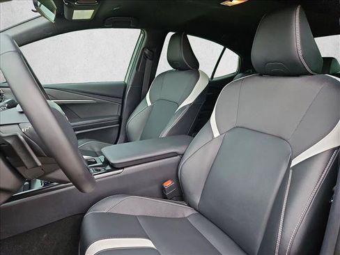 Used 2026 Toyota Camry SE FWD image 16