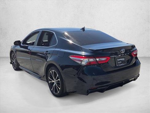 Used 2019 Toyota Camry SE FWD image 7