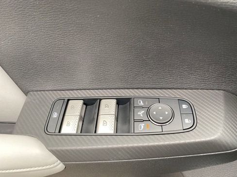 Used 2025 Mitsubishi Outlander SE image 19