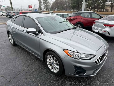 Used 2020 Ford Fusion SE image 3