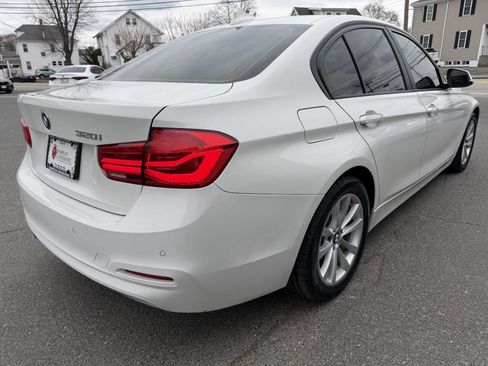 Used 2017 BMW 320i 320i 4dr Sedan w/ Driver Assistance Package image 7
