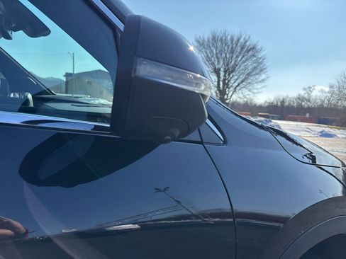 Used 2025 Buick Enclave Preferred image 7