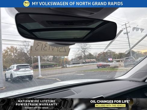 New 2025 Volkswagen Tiguan SE image 24