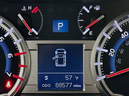 Used 2018 Toyota 4Runner SR5 image 28