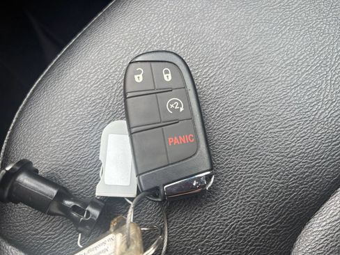 Used 2025 Jeep Compass Limited AWD/4WD image 25