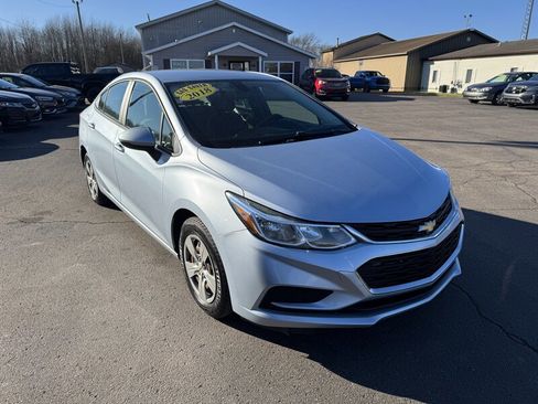 Used 2018 Chevrolet Cruze LS w/ LS Fleet Convenience Package image 4