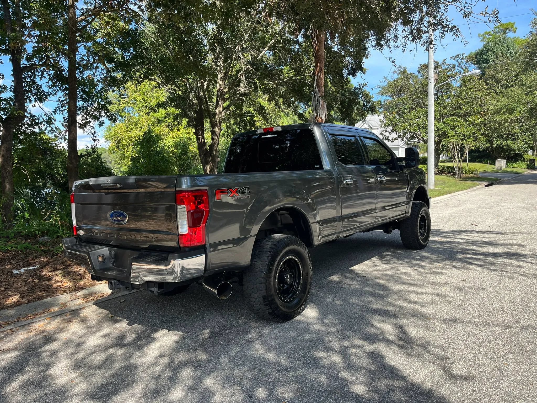 Used 2019 Ford F350 XLT w/ XLT Premium Package AWD/4WD image 4