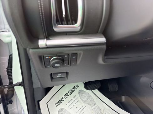 Used 2025 Ford Expedition Platinum AWD/4WD image 19