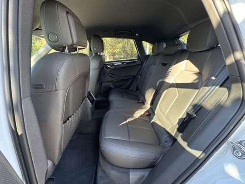 Used 2024 Porsche Macan image 27