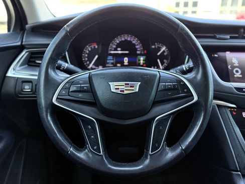 Used 2017 Cadillac XT5 Luxury w/ Driver Awareness Package image 24