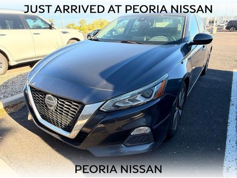 Certified 2022 Nissan Altima 2.5 SV FWD image 1