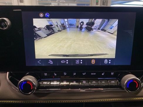 New 2026 Chevrolet Colorado ZR2 w/ Technology Package AWD/4WD image 18