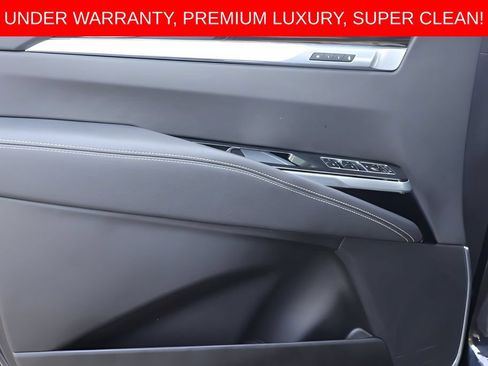Used 2025 Cadillac Escalade Premium Luxury AWD/4WD image 9