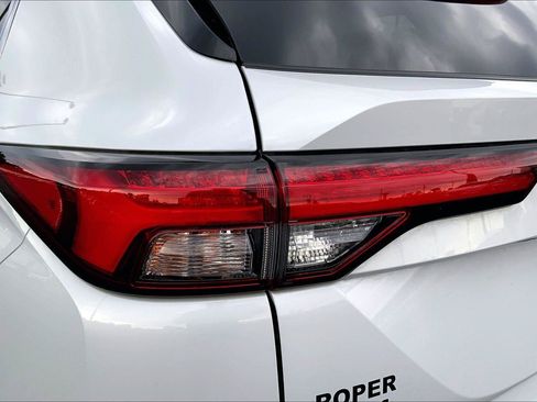 Used 2023 Mitsubishi Outlander SE AWD/4WD image 28