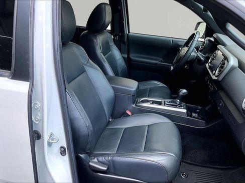 Certified 2021 Toyota Tacoma TRD Sport w/ TRD Premium Sport Package AWD/4WD image 9