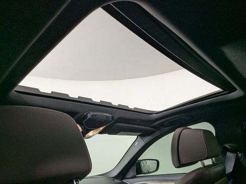 Used 2021 BMW 540i w/ Executive Package image 27