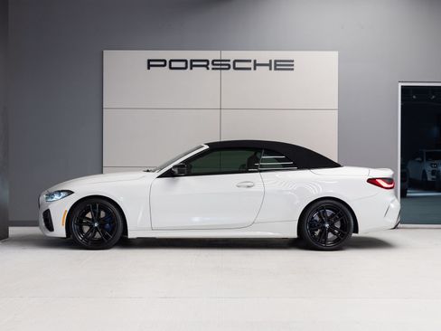 Used 2022 BMW M440i Convertible RWD image 2