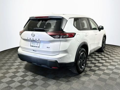 Used 2024 Nissan Rogue SV FWD image 8