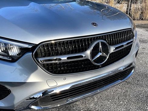 Used 2025 Mercedes-Benz GLC 300 4MATIC image 5