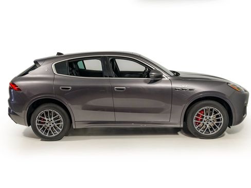 Used 2024 Maserati Grecale GT image 8