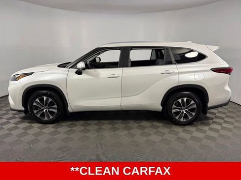 Used 2023 Toyota Highlander XLE FWD image 5