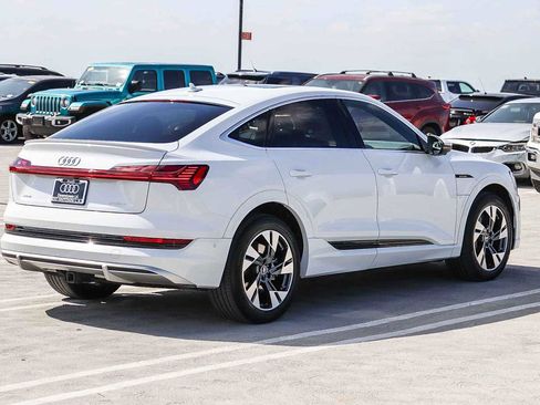 Used 2023 Audi e-tron Premium Plus w/ Premium Plus Package AWD/4WD image 4