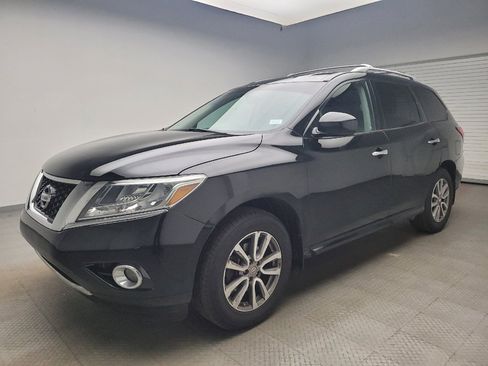 Used 2015 Nissan Pathfinder SV w/ Cargo Package image 2
