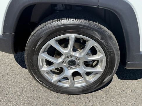 Certified 2025 Jeep Compass Limited AWD/4WD image 15