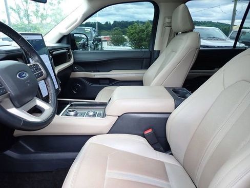 Used 2022 Ford Expedition Limited AWD/4WD image 18