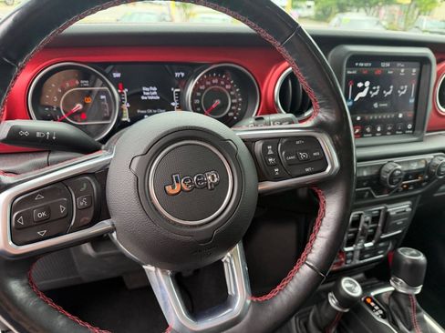 Used 2021 Jeep Wrangler Unlimited Rubicon w/ Dual Top Group AWD/4WD image 12
