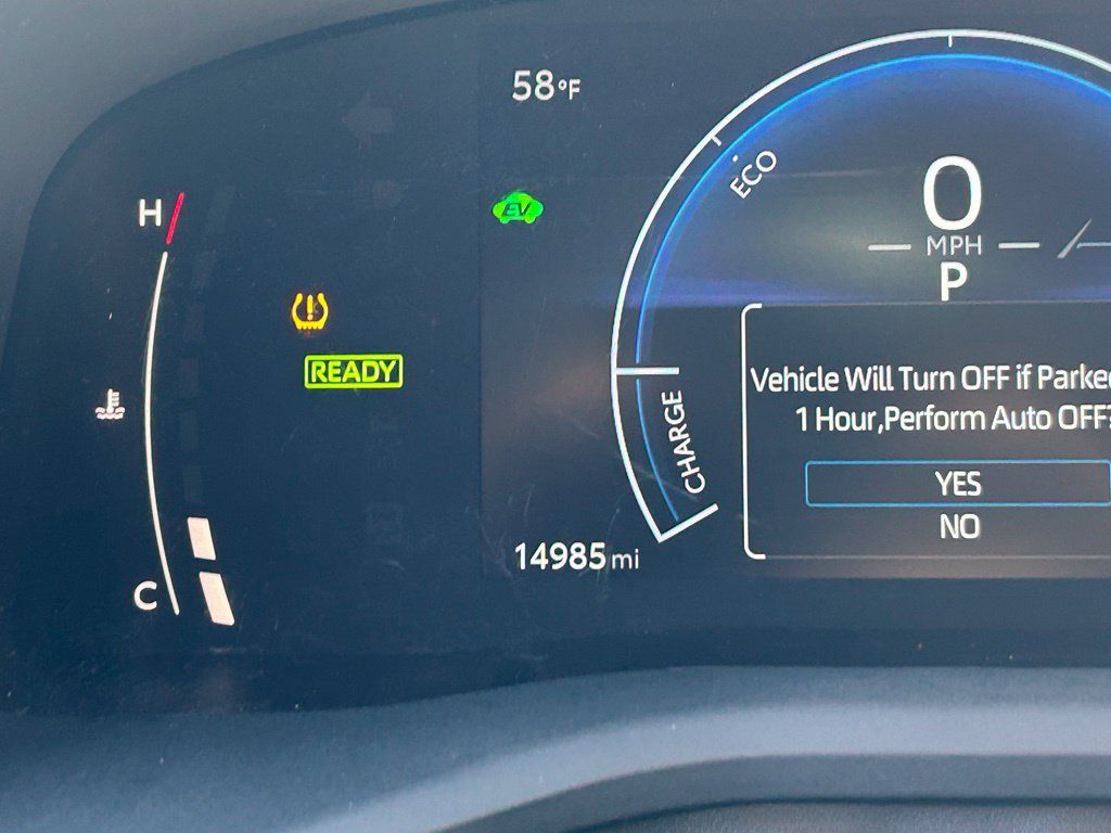 Used 2025 Toyota Camry SE AWD/4WD image 18