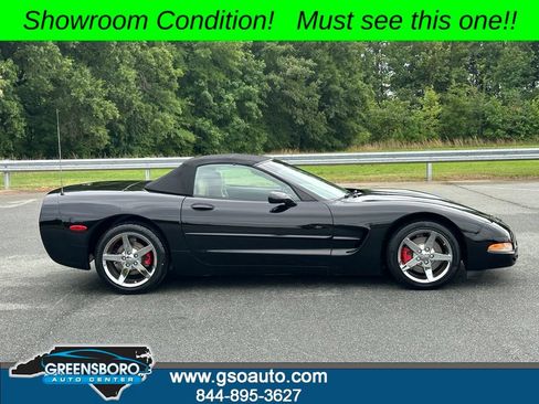 Used 2001 Chevrolet Corvette Convertible w/ Preferred Equipment Group1 RWD image 8