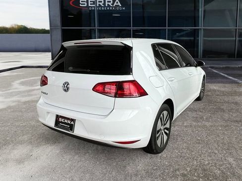 Used 2016 Volkswagen e-Golf SE image 4