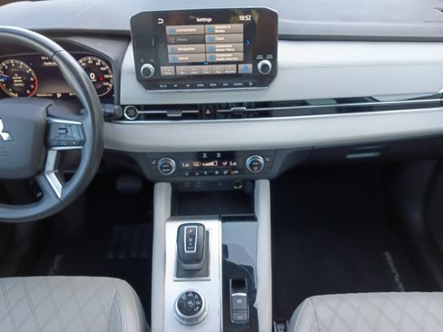 Used 2023 Mitsubishi Outlander SEL FWD image 22