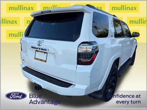 Used 2022 Toyota 4Runner SR5 Premium w/ Moonroof Package image 4