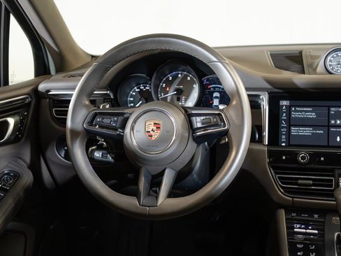 Certified 2023 Porsche Macan S AWD/4WD image 19
