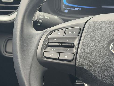 Used 2026 Hyundai Venue SEL FWD image 18
