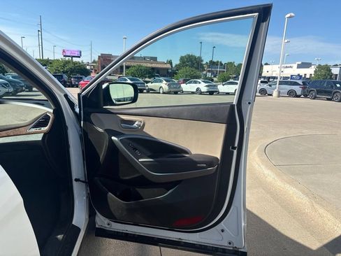 Used 2016 Hyundai Santa Fe Sport FWD image 19